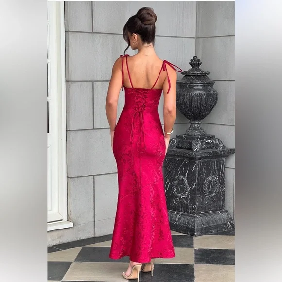 Babyboo Whitney Floral Jacquard Maxi Dress Red NWT Size S Dresses Babyboo Whitney Floral Jacquard Maxi Dress Red NWT Size S Dresses